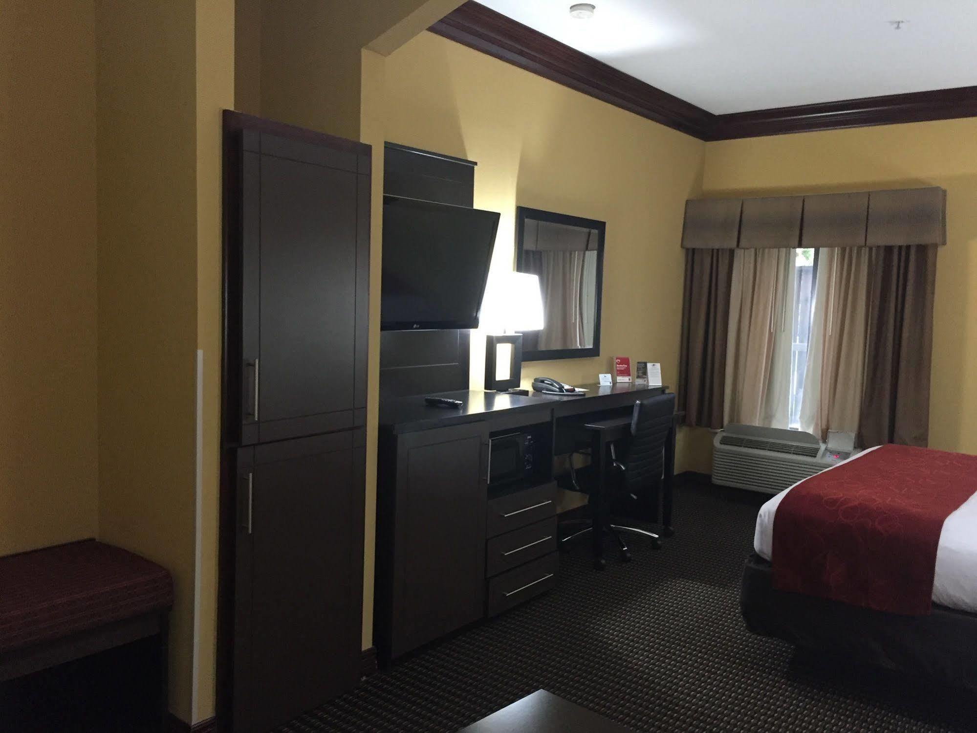 Comfort Suites Lake Jackson Clute Lago Jackson Exterior foto